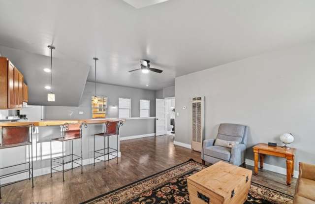 4468 Alexander St photos photos