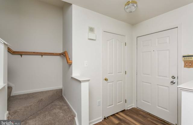 6 AMBERLADY COURT Gallery 2