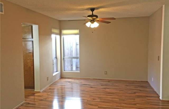 3759 Live Oak Drive Gallery 4