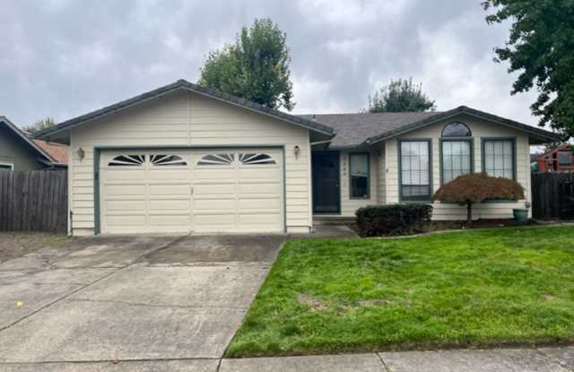 SINGLE LEVEL 3 BEDROOM HOME, FENCED IN YARD photos photos