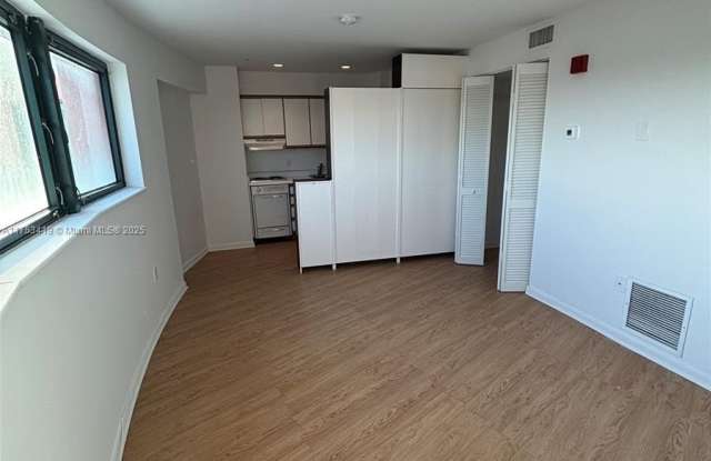5727 SW 72nd Ave photos photos