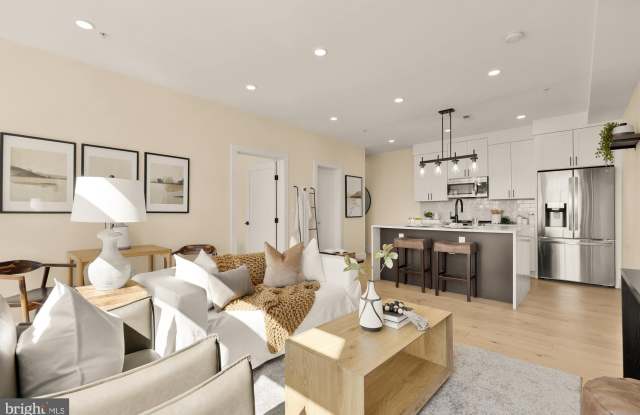 927 KENNEDY Street NW unit: 401 photos photos