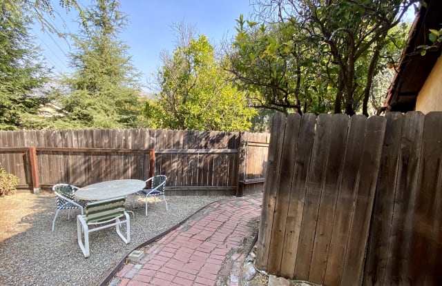 495 Ranchita Vista Road - 495 Ranchito Vista Road, Montecito, CA 93108