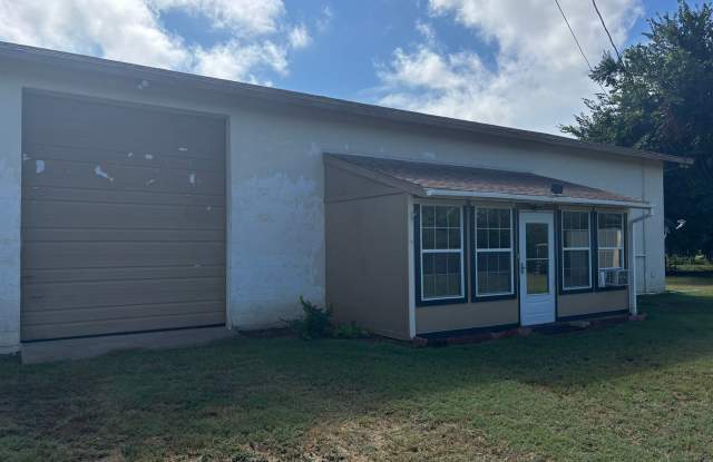 1/1 Barndominium on One Gated Acre in Rural Area photos photos