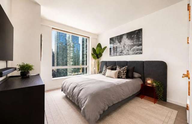 1 City Pt Gallery 4