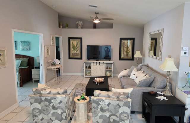 ** 3/2 STUNNING WATERVIEW CONDO READY FOR A SEASONAL TENANT JANUARY-MARCH OR FEBRUARY-APRIL ONLY ** DIAMOND LAKE IN NORTH NAPLES ** Gallery 1