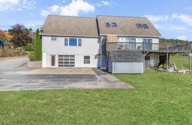 578 Us-6 - 578 U.S. 6, Pike County, PA 18337