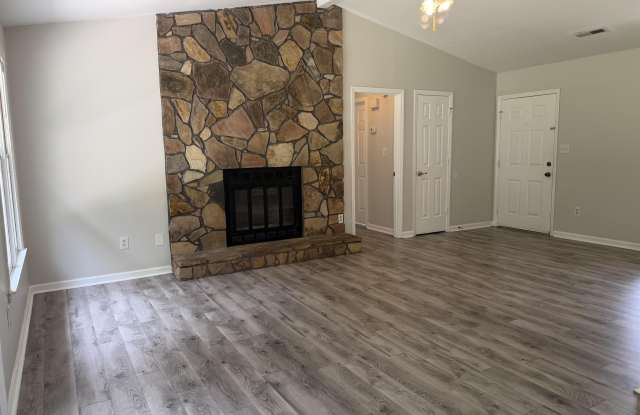 1027 Riverchase Road Gallery 3