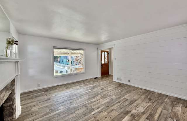 44 West Girard Avenue Gallery 4