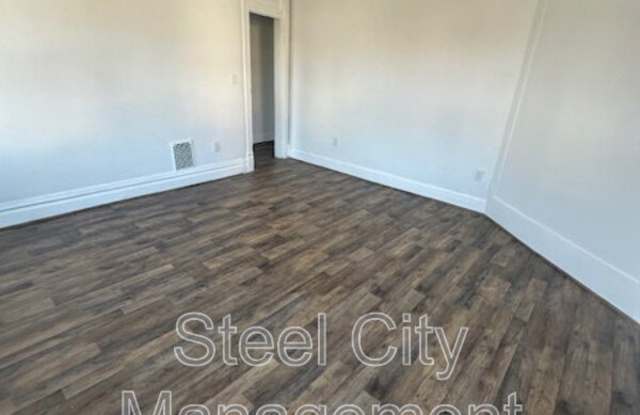 211 South 7th Street Gallery 3