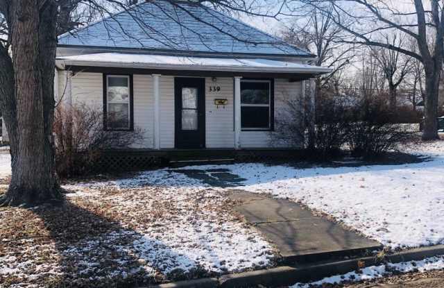 Centrally Located Bungalow Gallery 1