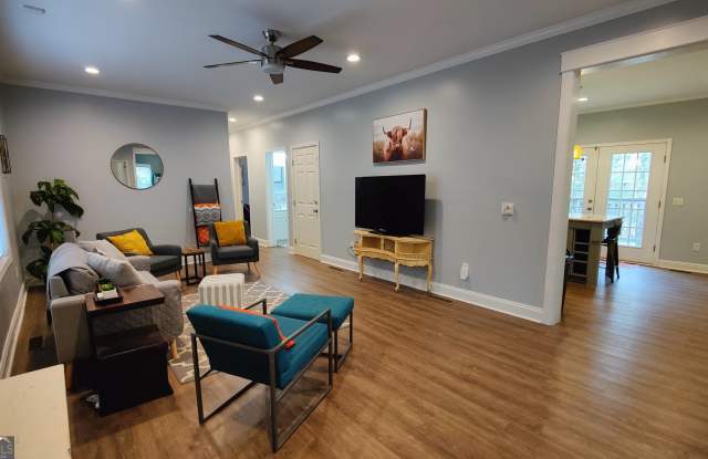 2112 Samuel Place photos photos