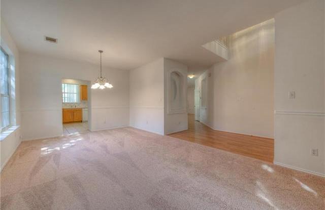 2203 Clover Ridge DR Gallery 3