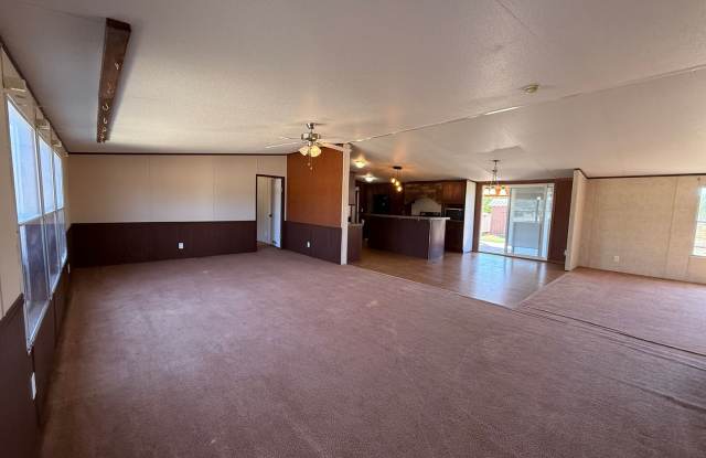 Accessible 4 bedroom Home! Pets OK! Gallery 4