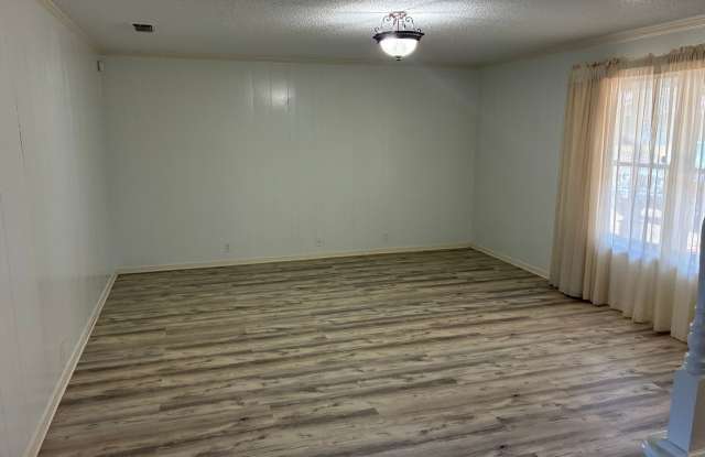 414 Walnut Gallery 3