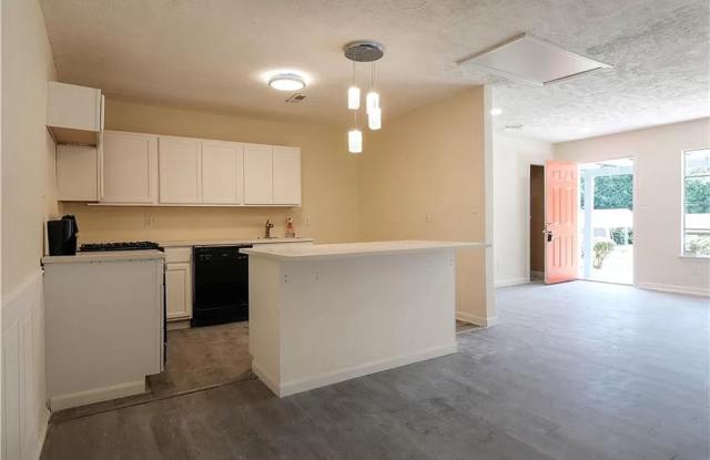 Room in 4 Bedroom Home at Delmoor Dr NW photos photos