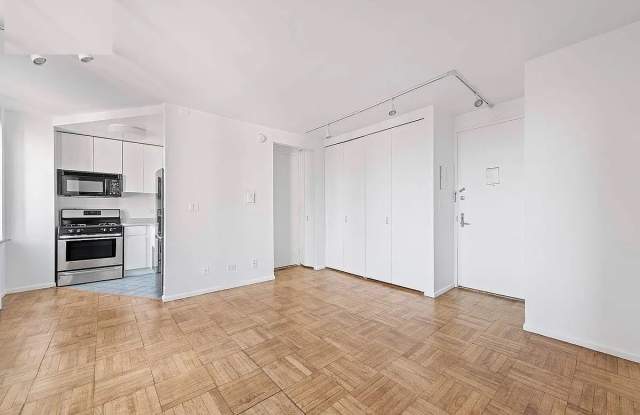 236 E 47th St Gallery 2