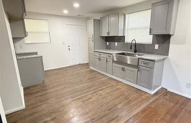 3145 Locke Drive Southeast Gallery 3