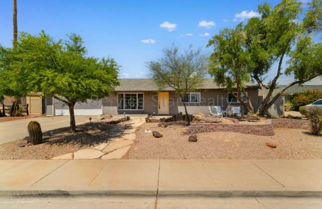 8610 E Oak St photos photos