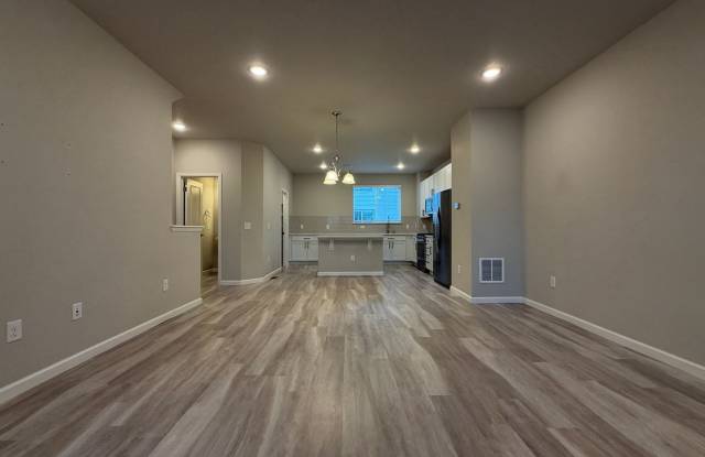 Well-appointed 2-bedroom, 2.5-bath townhouse in Lakewood for Rent Gallery 4