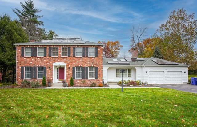 14 Horseshoe Ln - 14 Horseshoe Lane, Hampden County, MA 01095