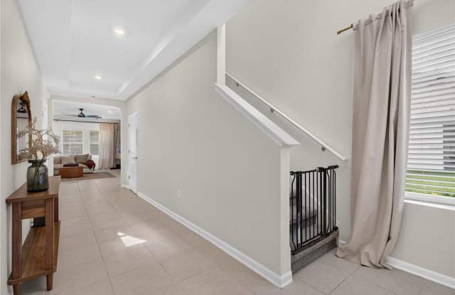 685 PERONI Avenue Gallery 4