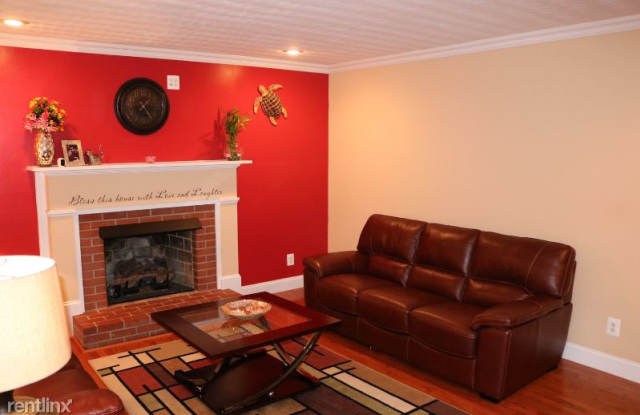 7805 Howard St - 7805 Howard Street, Yorkshire, VA 20111