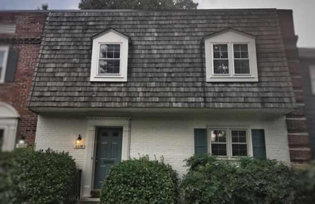 Charming 3Bd/2bth TH in sought after Kenwood Forest! - 6636 Hillandale Road, Bethesda, MD 20815