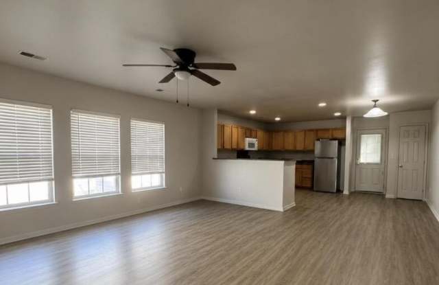218 Wildberry Lane Gallery 2