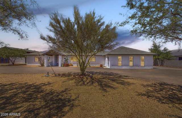 1240 E PAINT YOUR WAGON Trail Gallery 1