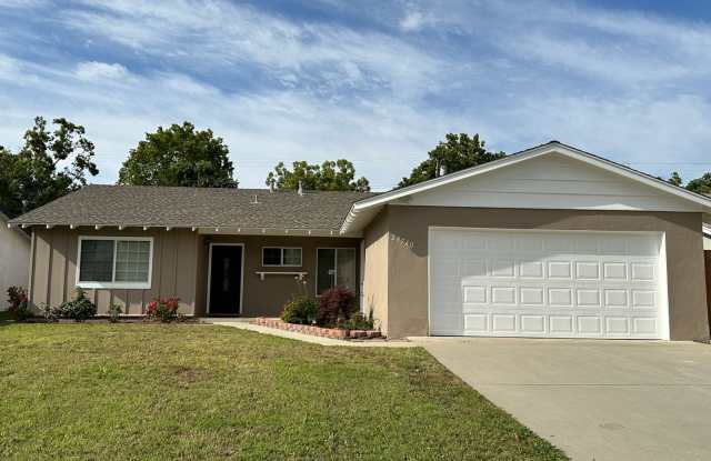 Stunning West Hills 3+2 Completely Remodeled Gallery 1