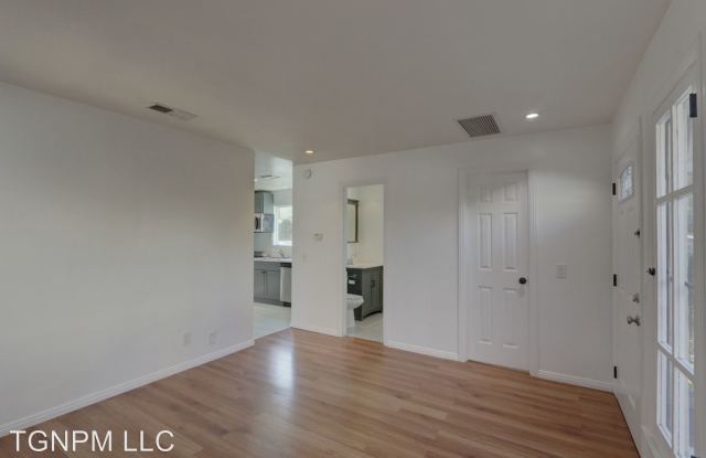 5500 Barton Way Gallery 2