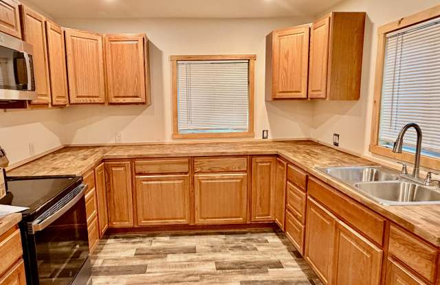 25890 Wayne Rd photos photos