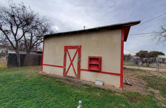 921 Tarver Gallery 4