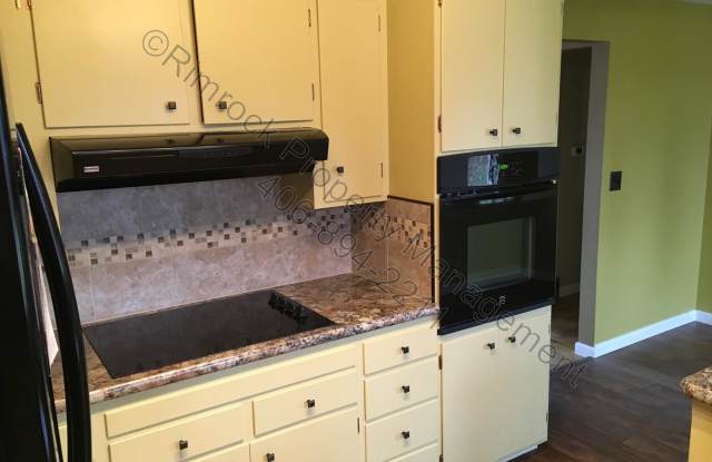 NEW PHOTOS TO COME! Spacious West End Home with 5 Bedrooms, Workshop & Tons of Storage! Gallery 3