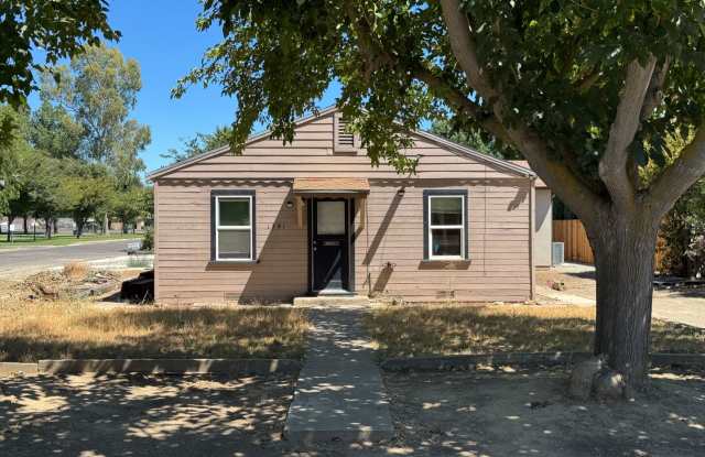 Now Available! Nice Quaint 1 Bedroom 1 Bath Home photos photos
