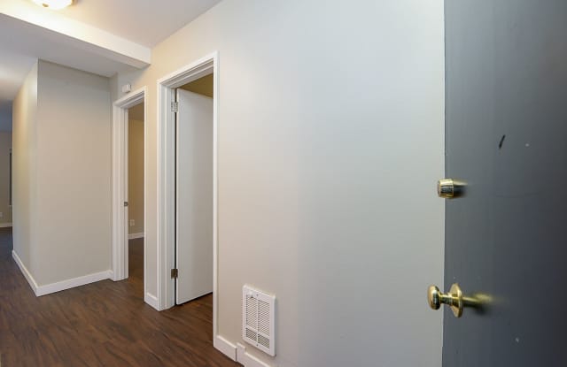 Mercer Crest Apartments Gallery 3