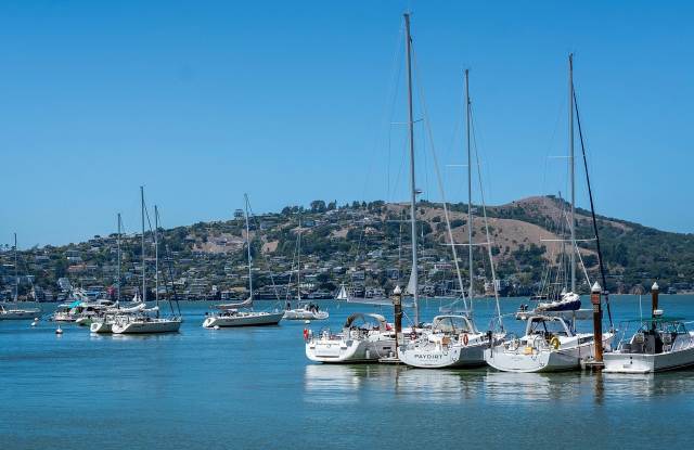 Summit at Sausalito Apartments Gallery 3