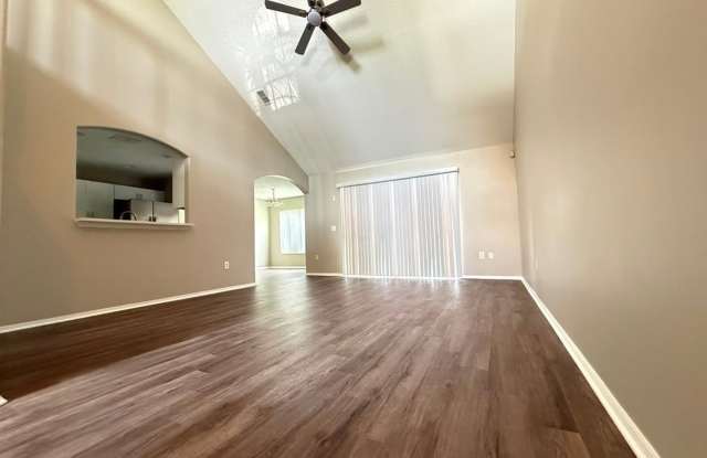 Spacious 3/2.5 Town Home in Meadow Woods! Available Now! Gallery 4