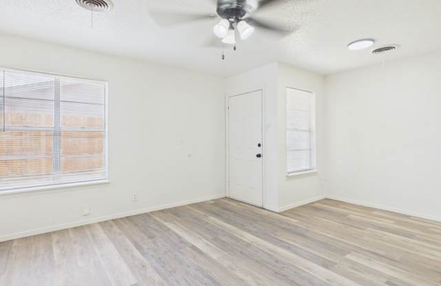 Adorable 2 bedroom 1 bath close to hospitals! Gallery 4