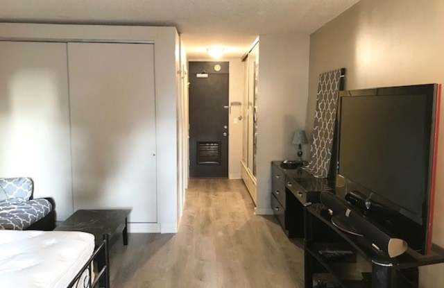 $1,600 – Furnished Studio with 1 Bath at Pacific Grand, Ala Moana area, no parking Gallery 1