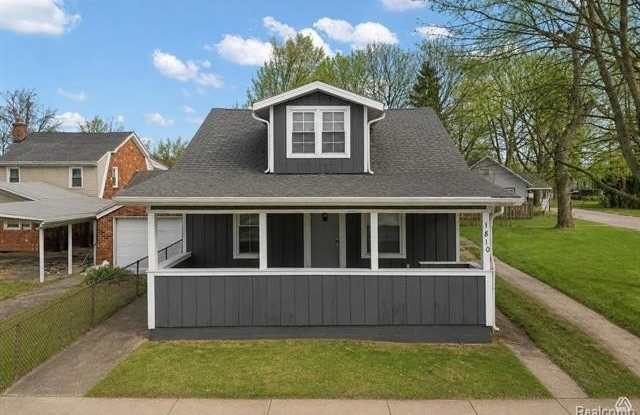 1810 Manse Road Gallery 1