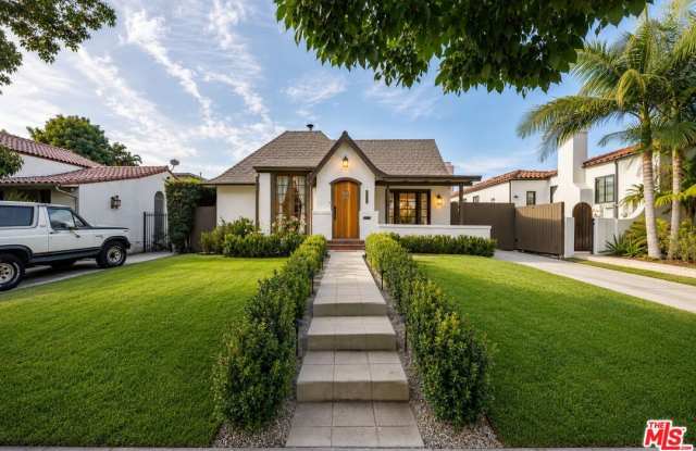 6537 Moore Dr Gallery 4