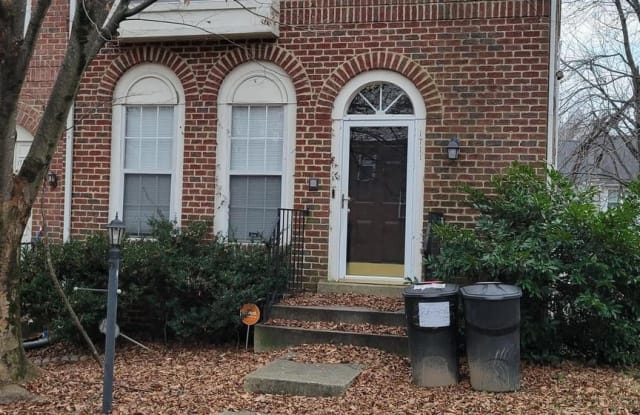 1711 BARRINGTON COURT - 1711 Barrington Court, Lake Arbor, MD 20721