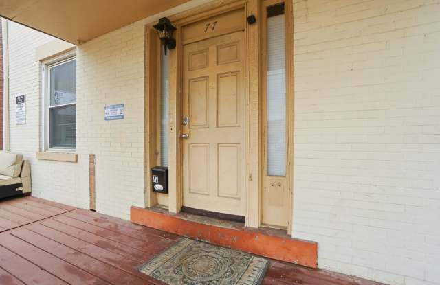 7 Bed/3 Bath Steps from UC Campus $750/pp ($5,250/mo) w/Parking Options Gallery 4
