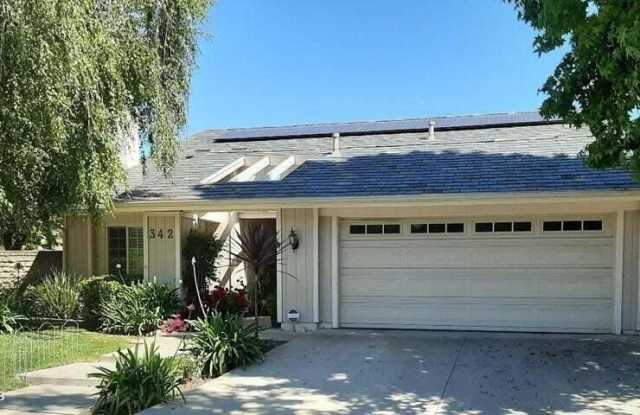 342 Oak Hills Drive Gallery 2