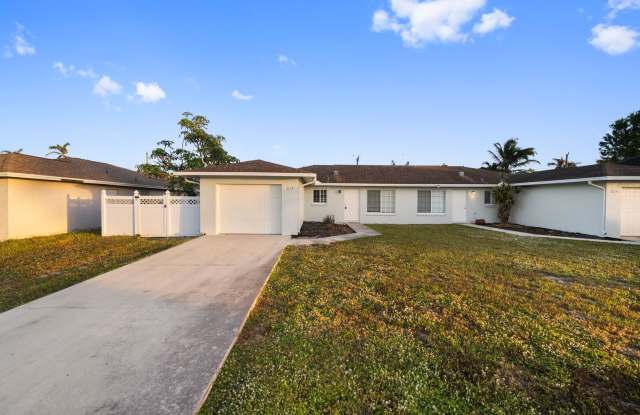 ANNUAL RENTAL - 2 Bedroom, 1 Bath w/ Garage Duplex in Naples Park photos photos