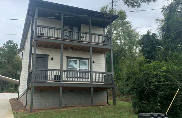 Fall 2026 Pre-Lease @ Marlin St.! photos photos