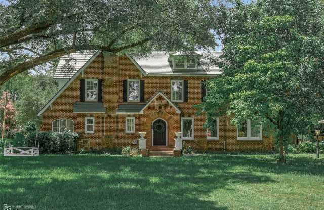 Mins. to BAFB, LSUS and Oshsner Med. Center...... photos photos