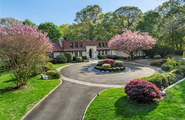 8 Trusdale Drive - 8 Trusdale Court, Old Westbury, NY 11568